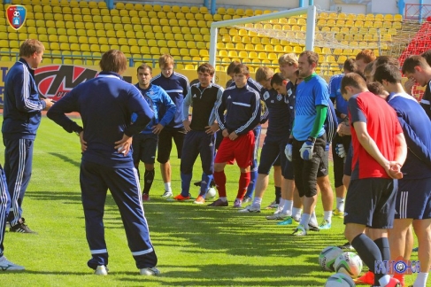 Фотоотчет Михаила Капитонова с тренировки на стадионе "Спартак" 30 июня. 